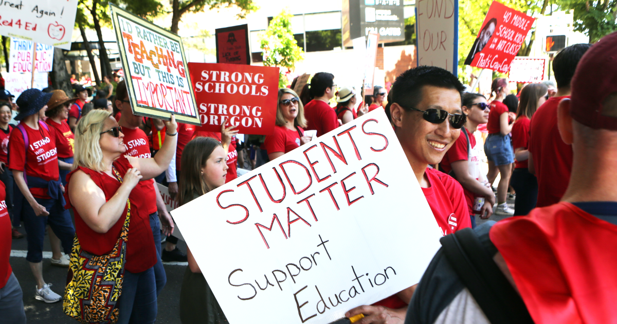 I Support Red For Ed T-Shirt Oregon Teacher Public Education I Support Red For Ed T-Shirt Oregon Teacher Public Education