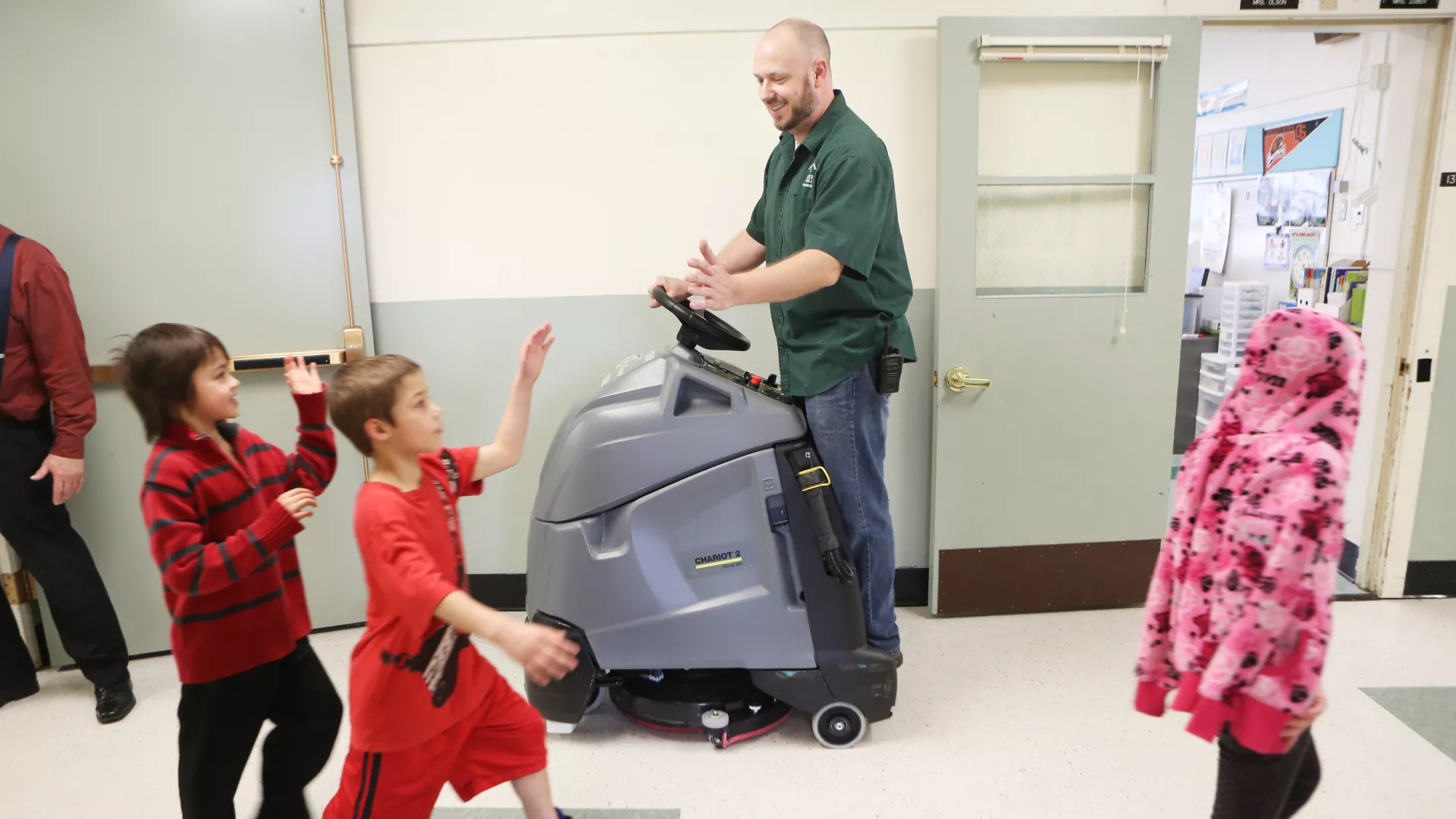 Four Corners Elementary school in Salem
