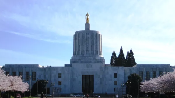 Photograph of the Oregon state capitol on a spring day