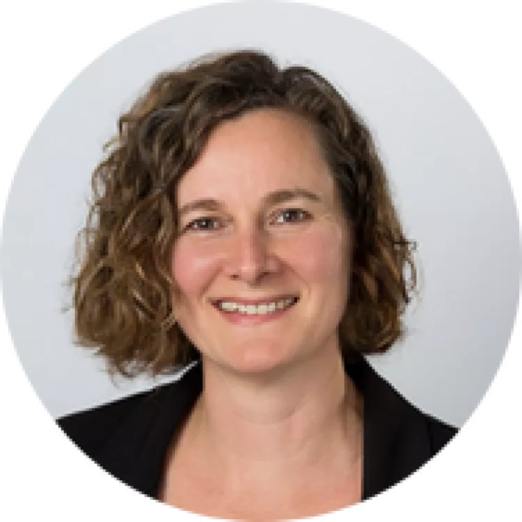 headshot for tammy carpenter